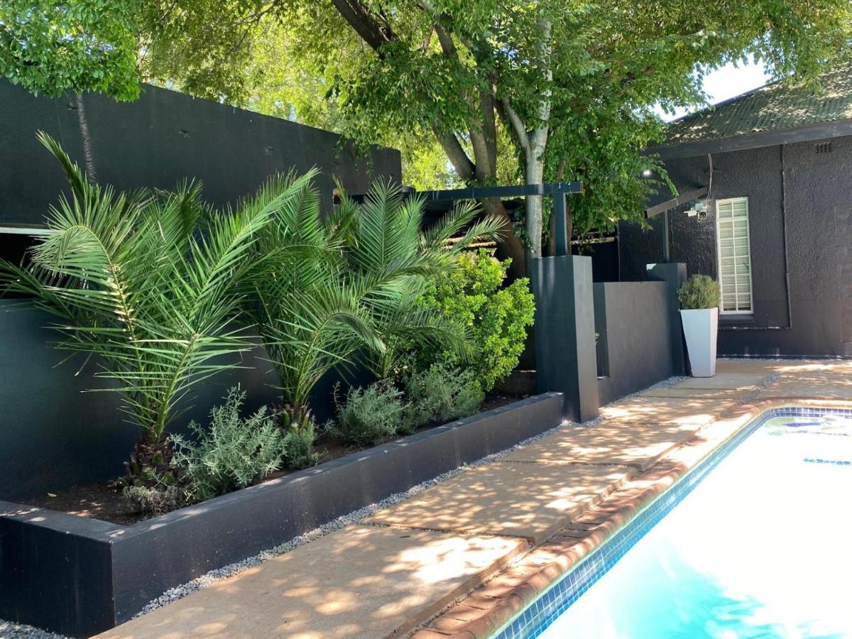 Royal Tree Guest House Potchefstroom Exterior foto